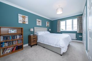 Principal bedroom- click for photo gallery